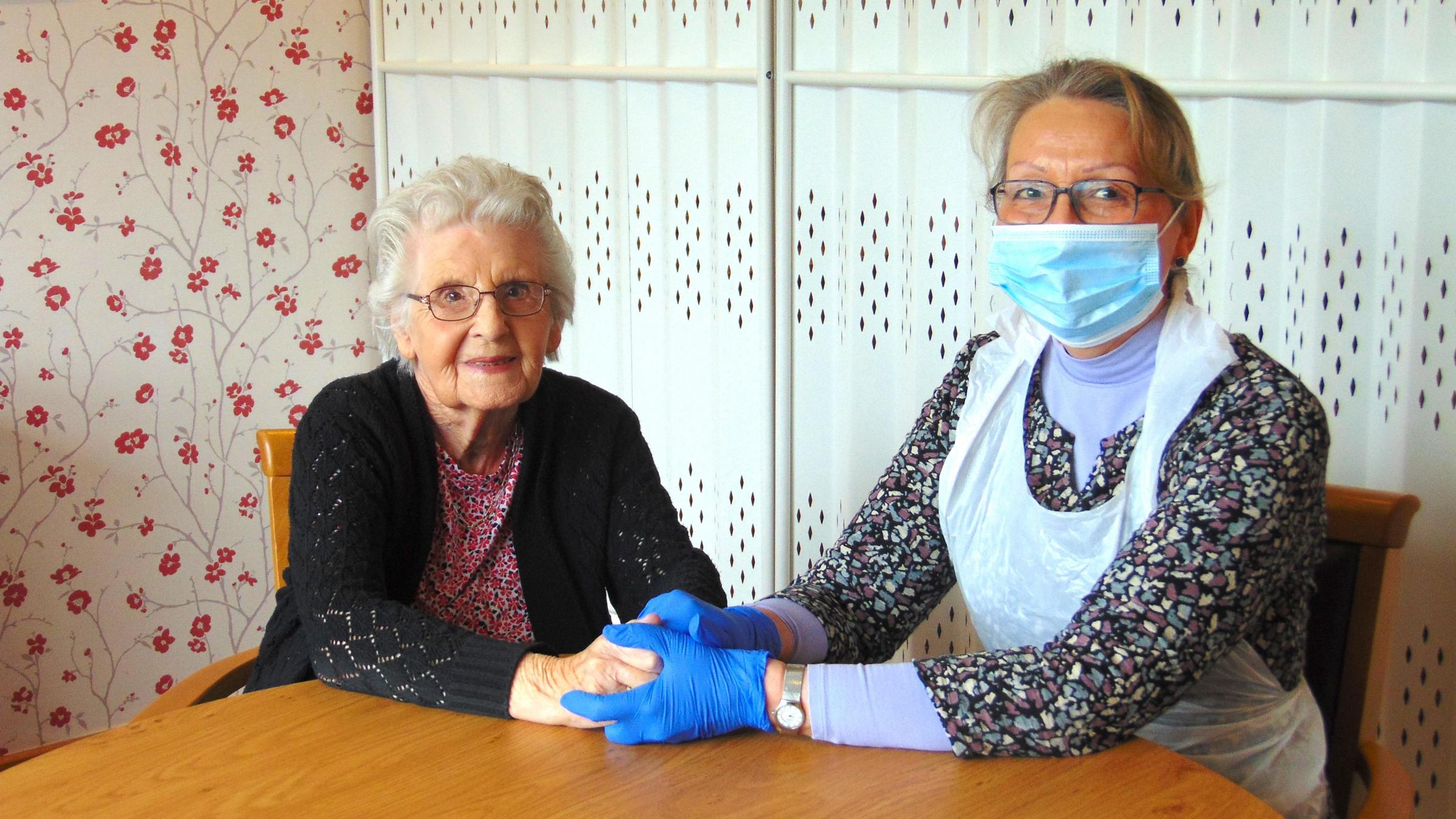 Edna Staines and her daughter, Helen